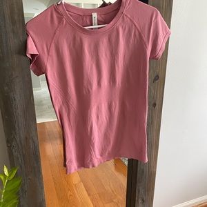 Athleta momentum tee